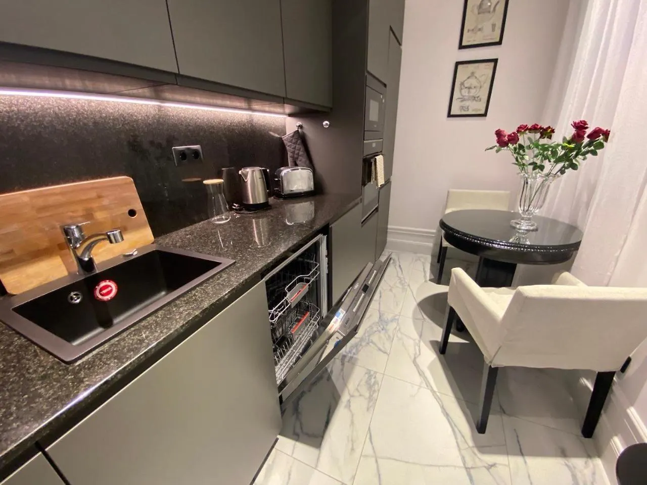 Apartment Premium Luxury Opera Suite Near Opera And Basilica Budapest