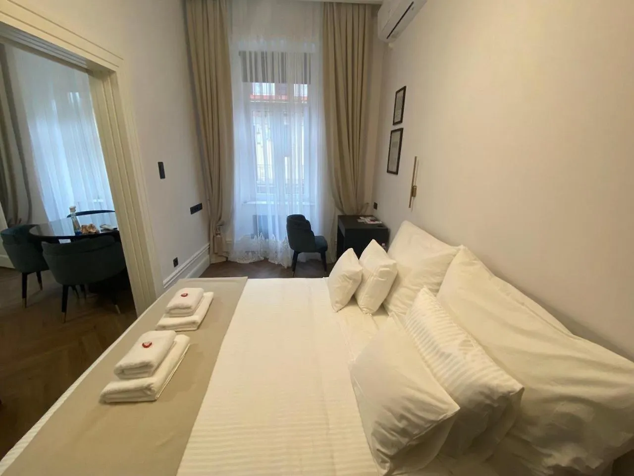 Premium Luxury Opera Suite Near Opera And Basilica Budapest Apartment